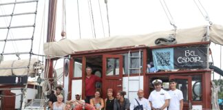 Approdata in Darsena la nave scuola per la pace