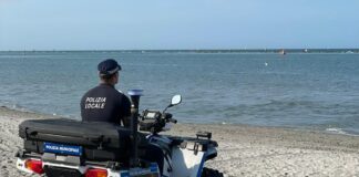 57enne nudo in pineta fuori dall’area naturista: denunciato