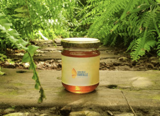 Asta spettacolo di beneficenza del miele di Casa delle Farfalle con il Frate di Monte Cucco