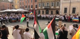 Piazza del Popolo piena per il flash mob “Digiuno contro il genocidio a Gaza”