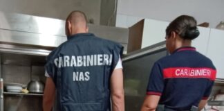 Prodotti alimentari non etichettati e conservati male: 6 mila euro di sanzioni