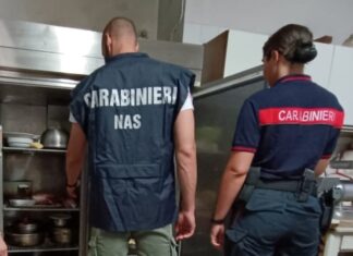 Prodotti alimentari non etichettati e conservati male: 6 mila euro di sanzioni