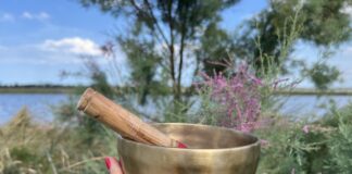 Risveglio sonoro: meditazione all’alba alle Saline di Cervia, con campane tibetane e colazione