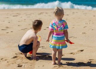 Balneari, vietato l’accesso ai bambini sotto i 10 anni: scoppia la polemica