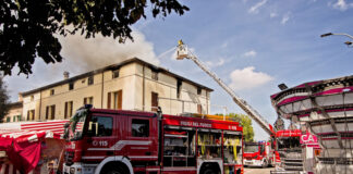 Russi. Incendio domato, la sindaca Palli ringrazia cittadini ed esercenti: “Generosità e collaborazione straordinarie”