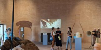 La mostra “Azzurro Fragile” a Palazzo del Podestà apre gli eventi di Made in Italy