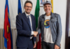 Il sindaco di Ravenna premia l’ambasciatore italiano della Diplomazia dello Sport, il ravennate Alessandro Calbucci