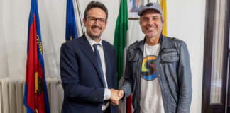 Il sindaco di Ravenna premia l’ambasciatore italiano della Diplomazia dello Sport, il ravennate Alessandro Calbucci