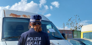 Trasporto abusivo e abbandono incontrollato di rifiuti: tre denunciati