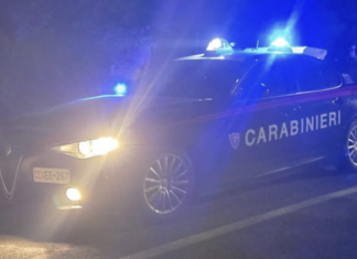 Ravenna, entra ubriaco in un locale e minaccia i dipendenti con un coltello: denunciato