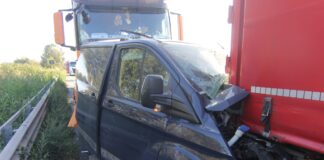 Romea Dir: Schianto tra due TIR e due auto all’incrocio con via Canalazzo: “miracolato” un giovane conducente rimasto schiacciato
