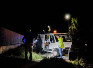 Cervia, ragazza muore travolta dal treno a Pinarella