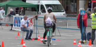 Corso di guida sicura per gli studenti faentini: gimcana in bici nella settimana della mobilità sostenibile
