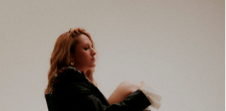 Giulia Mei presenta il suo disco “Io della musica non ci ho capito niente” alla Casa del Disco