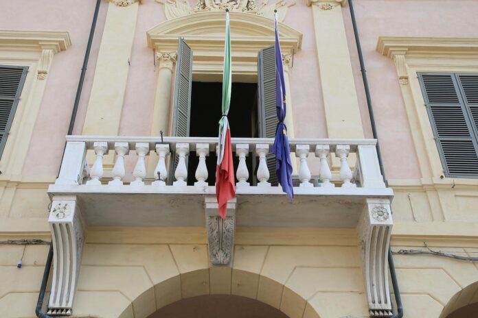 2019 8 bandiere lutto