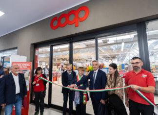 Ha inaugurato la Coop di Ravenna Gallery tutta nuova, da 40 anni insieme ai ravennati