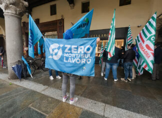 Ravenna, presidio dei sindacati dopo la morte al porto: “La sicurezza non si negozia”