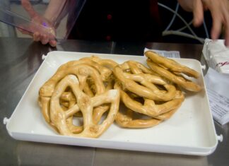 Castel Bolognese celebra il Brazadèl da la Crôs e il vino novello
