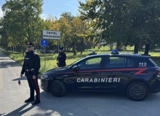 Castel Bolognese, gira armato di coltello nonostante un decreto di espulsione: denunciato 34enne