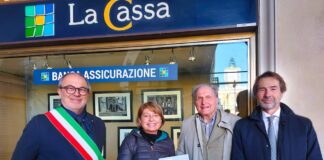 Mostra di foto ‘C’è vita oltre gli 80 anni’ presso le vetrine della filiale de La Cassa in piazza del popolo di Ravenna