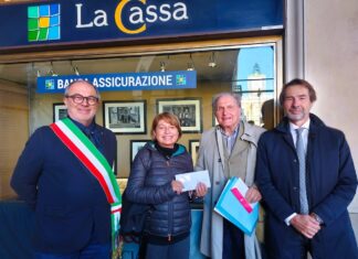 Mostra di foto ‘C’è vita oltre gli 80 anni’ presso le vetrine della filiale de La Cassa in piazza del popolo di Ravenna