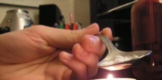 Aumento costante dei consumatori di crack e riduzione dell’età media