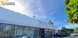 Dirottate in Cina le disponibilità finanziarie per pagare le tasse: sequestrati 10 milioni e 3 punti vendita
