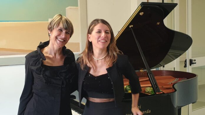 Mary Veloce e Francesca Cesaretti pianiste