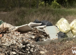 Discarica a cielo aperto nella lottizzazione mancata attorno al Mulino Dapporto