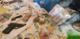 Un uomo arresto per ricettazione e detenzione armi