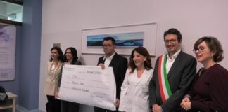 Un mosaico per la Dermatologia di Ravenna in ricordo del giovane scomparso a causa di un melanoma