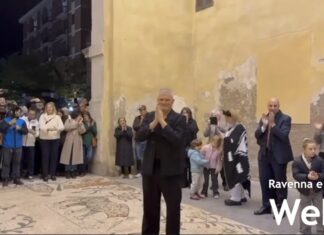 Mosaico di Porta Adriana, l’artista: “Ha smosso qualcosa in città. Non spetta a me decidere se tenerlo”