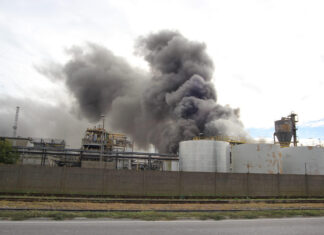 Incendio al polo chimico di Ravenna