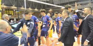 Grande soddisfazione a fine partita per giocatori e staff del Consar Volley