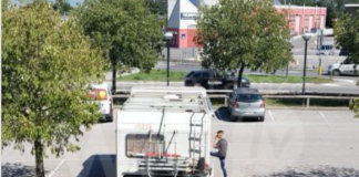 Greco / Zaffagnini (FdI): “Camper abusivi nei parcheggi di Ravenna, degrado e illegalità diffusi in città”