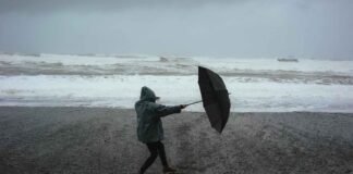 Forte vento in Romagna, “evitare la spiaggia”