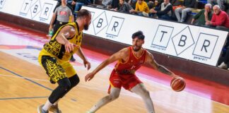 Basket: L’OraSì rimonta e trionfa a Imola. Al PalaRuggi finisce 73-87