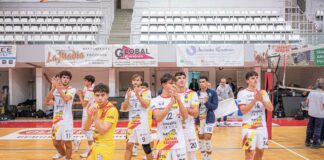 Volley: Giornata storta per la Pietro Pezzi che nella gara casalinga lascia i 3 punti alla Poggi Bologna