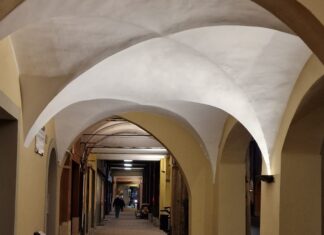 Castel Bolognese: Conclusi i lavori di sostituzione delle lampade sotto i portici