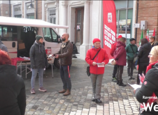 La Cgil in piazza con il sindacato pensionati per protestare contro la manovra