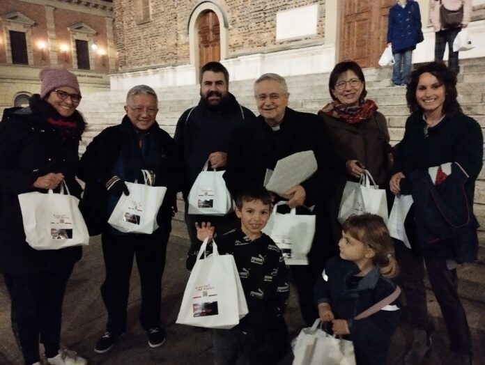 campagna Ayoutaci ad aiutare 14nov