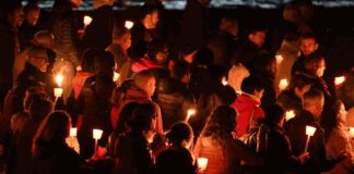 In programma per domani, giovedì 4 dicembre, la fiaccolata democratica e antifascista