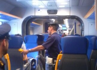 Assolto l’uomo sorpreso a masturbarsi sul treno: il Tribunale esclude la violenza sessuale