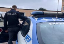Aggredisce gli agenti durante un controllo: denunciato un 25enne a Lugo