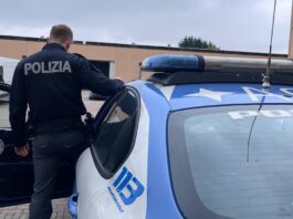 Aggredisce gli agenti durante un controllo: denunciato un 25enne a Lugo