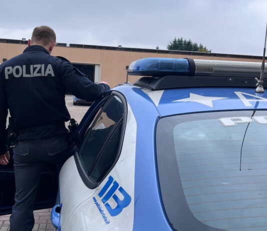 Aggredisce gli agenti durante un controllo: denunciato un 25enne a Lugo