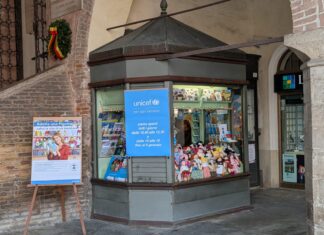L’Unicef torna nel Chiosco Classense: solidarietà e lettura al centro del Natale ravennate