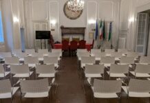 Nuove sedie e portabici: le donazioni del territorio sostengono spazi e servizi di Brisighella