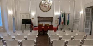 Nuove sedie e portabici: le donazioni del territorio sostengono spazi e servizi di Brisighella