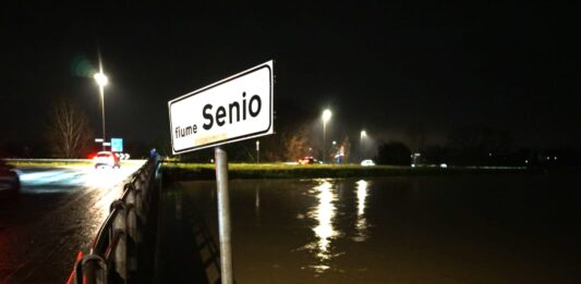 Cotignola ore 22,00 fiume Senio, superata la soglia rossa siamo a 15,75m